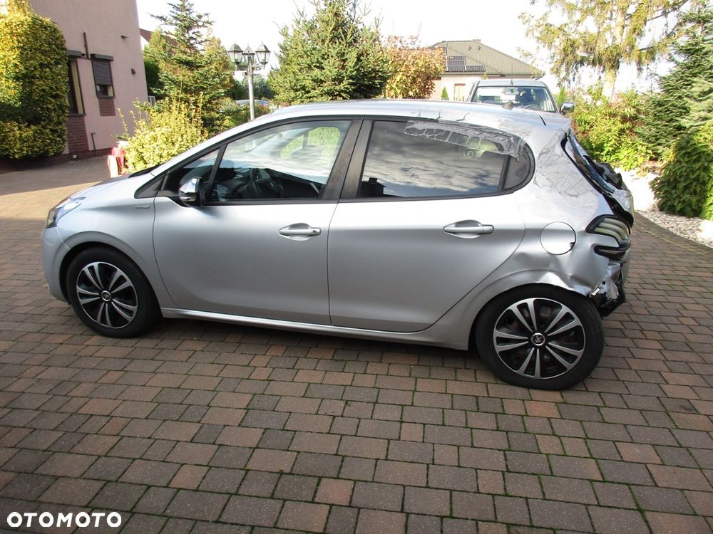 Peugeot 208 PureTech 82 Start & Stop Style - 4