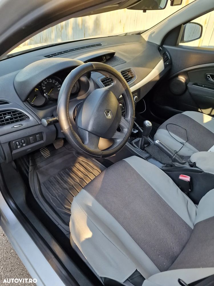 Renault Megane 1.5 dCi Expression - 8