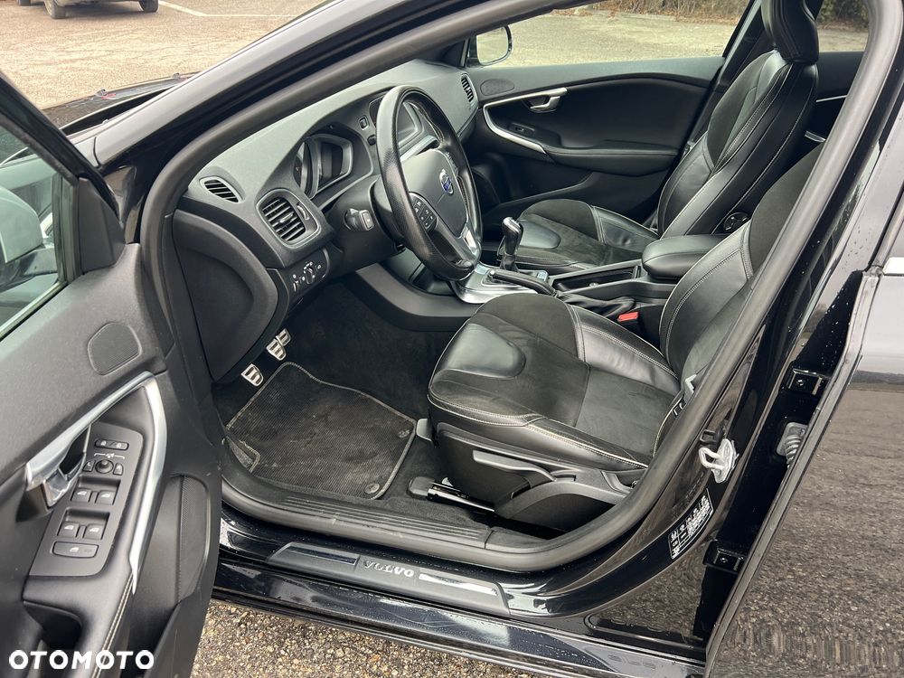 Volvo V40 D3 R Design - 7