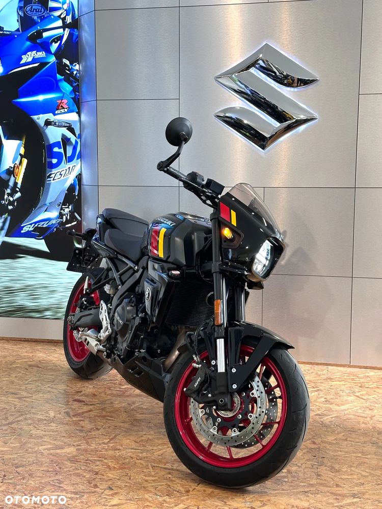 Suzuki GSX - 3