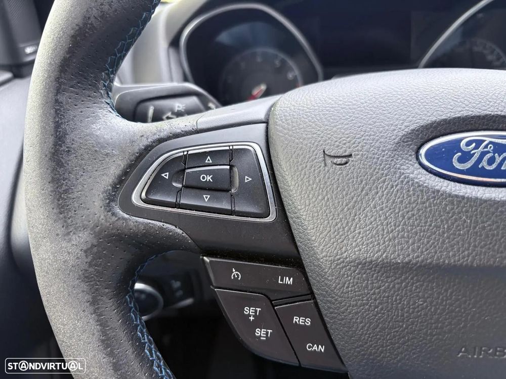 Ford Focus 2.3 EcoBoost S&S 4WD RS - 36
