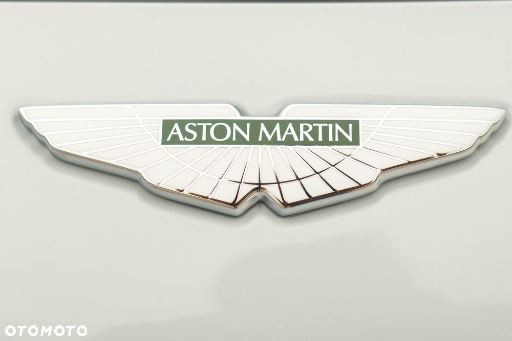 Aston Martin Vantage - 11