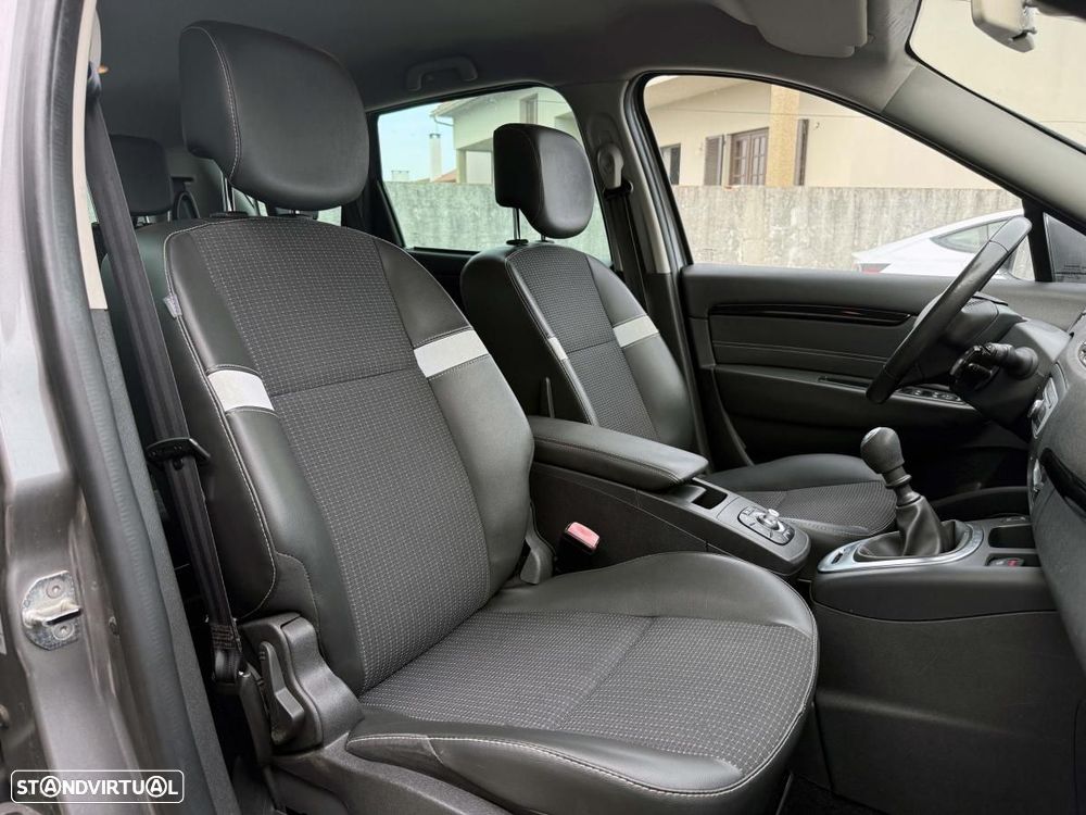 Renault Grand Scénic 1.5 dCi Luxe SS - 29