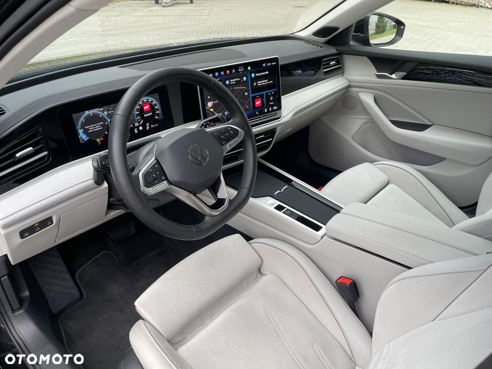 Volkswagen Passat - 12