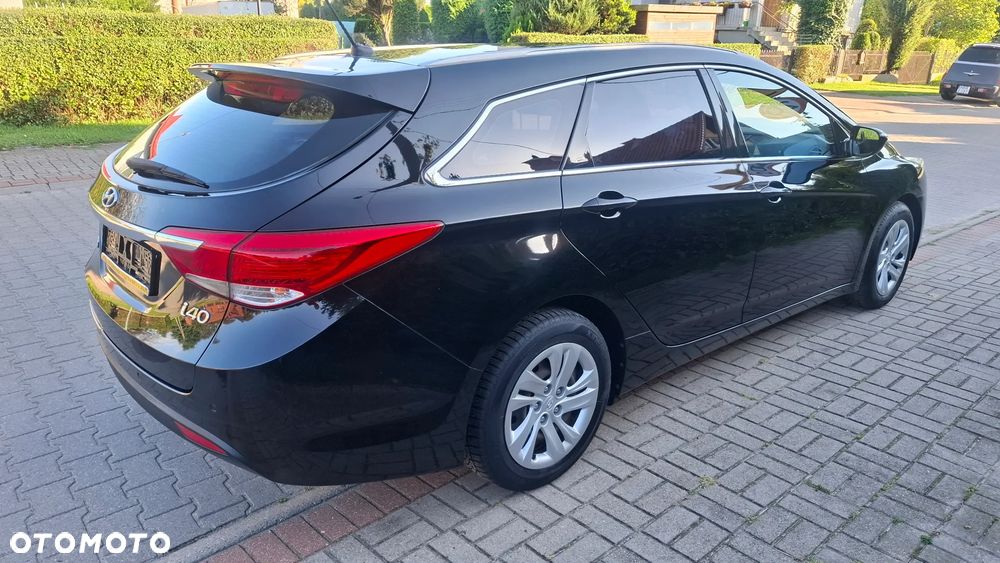 Hyundai i40 Kombi blue 1.6 Family+ - 4