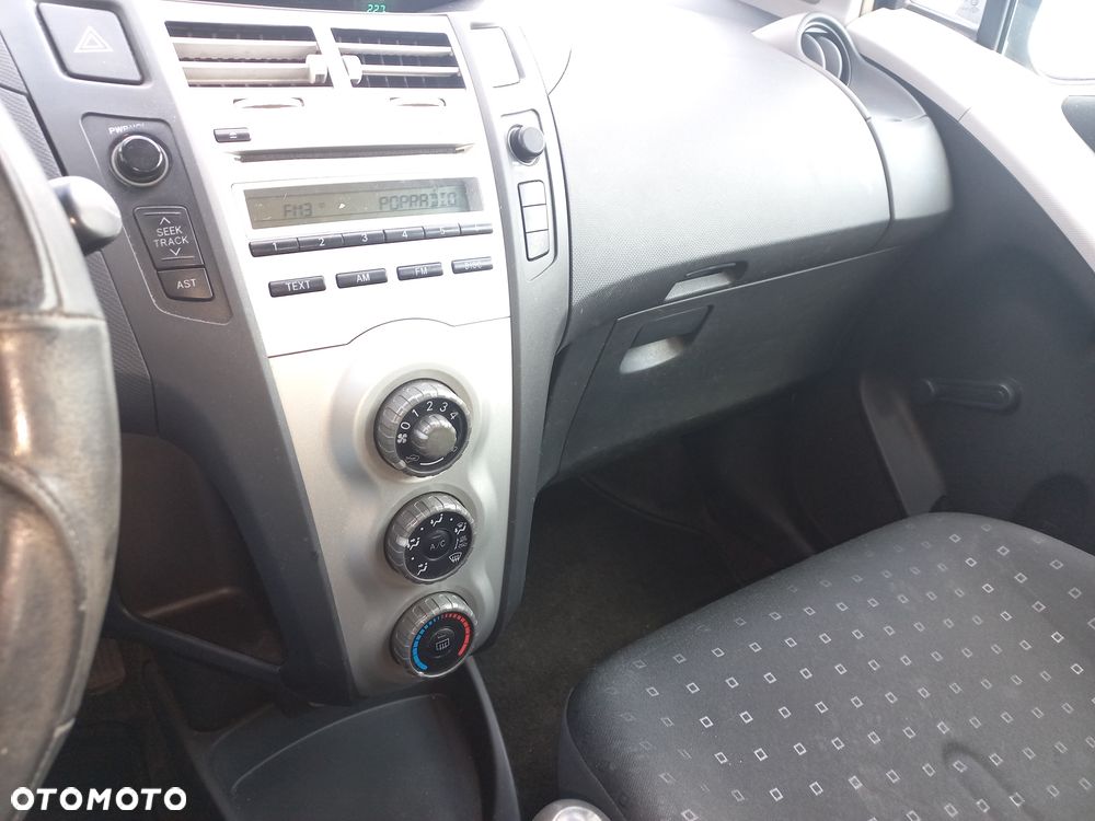 Toyota Yaris 1.0 Luna A/C - 17