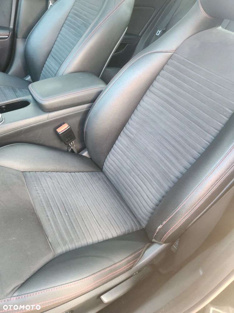 Mercedes-Benz GLA 200 (CDI) d 4Matic 7G-DCT AMG Line - 15