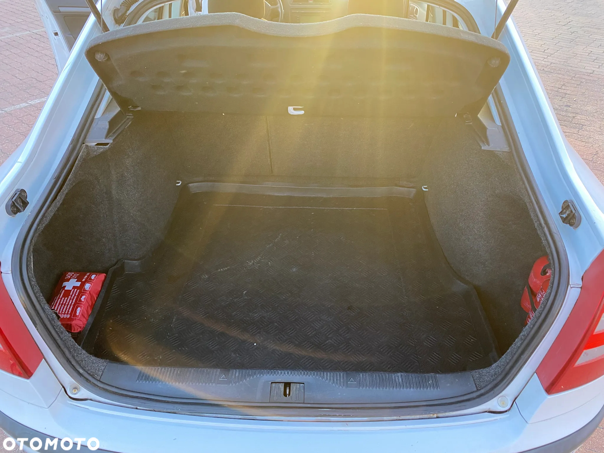 Skoda Octavia 1.6 FSI Classic - 9