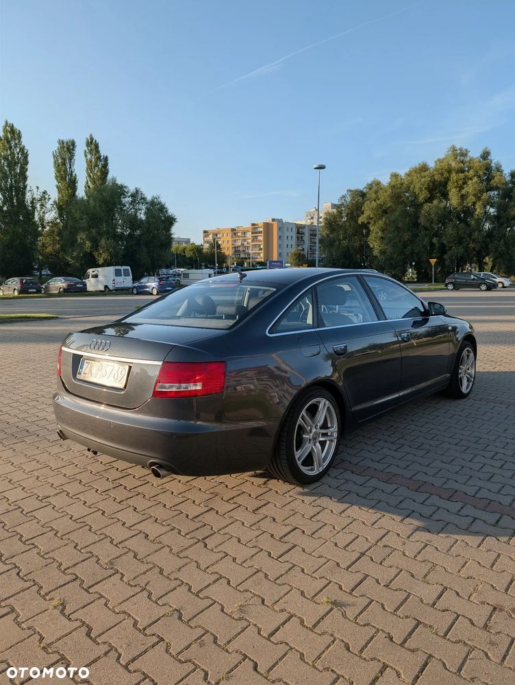 Audi A6 Limousine 2.4 - 8