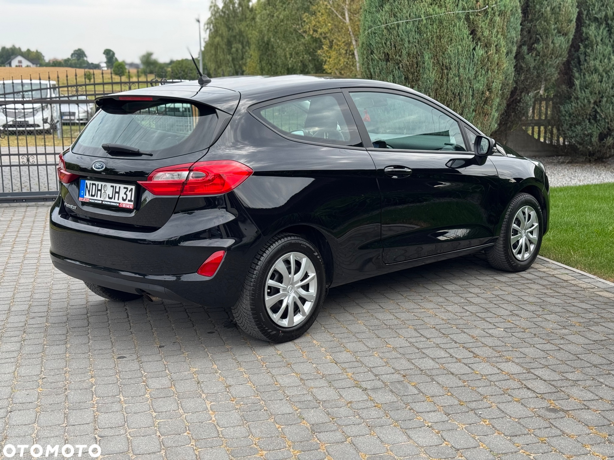 Ford Fiesta 1.1 Trend - 12