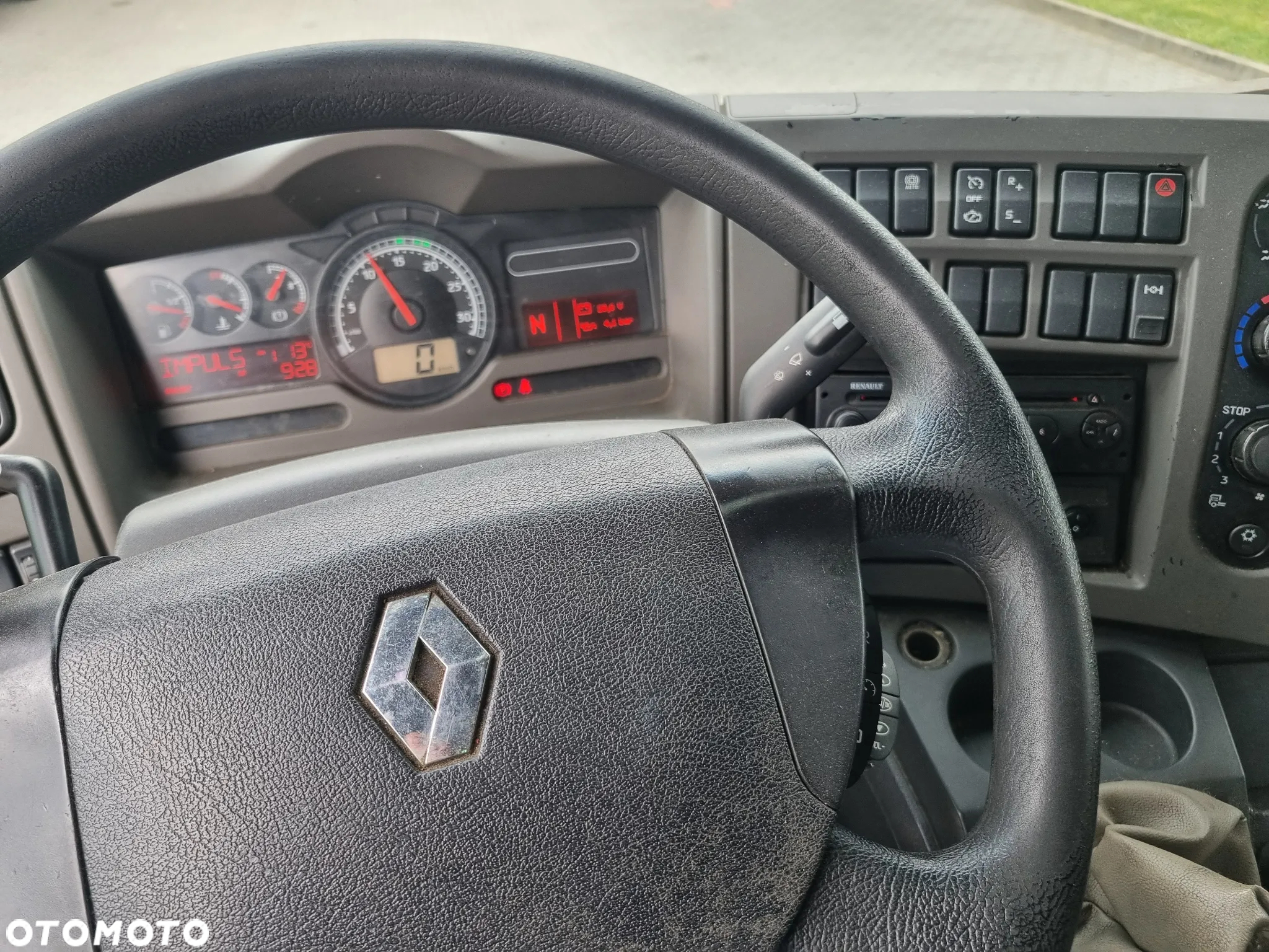 Renault MIDLUM 220 - 4