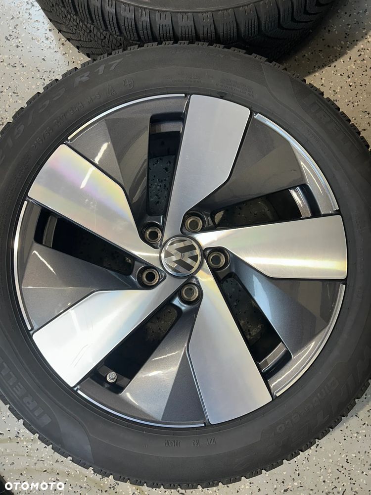 Oryginalne KOŁA FELGI 17 VW Passat B9 B8 Pirelli 215/55R17 2024r 7,5mm jak NOWE - 8