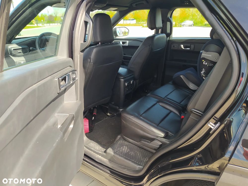 Ford Explorer - 21