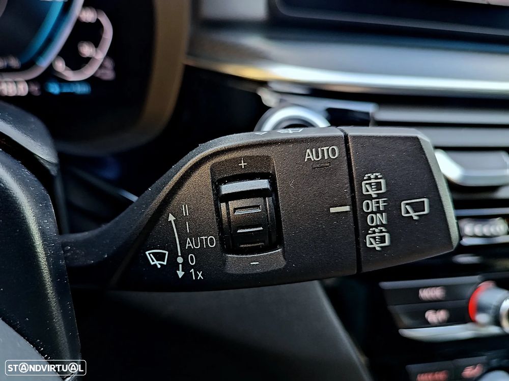 BMW 530 e Pack Desportivo M - 29