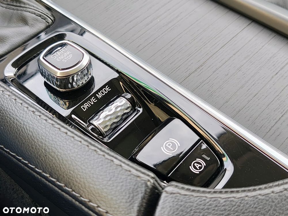 Volvo XC 90 T5 AWD Geartronic Momentum - 23