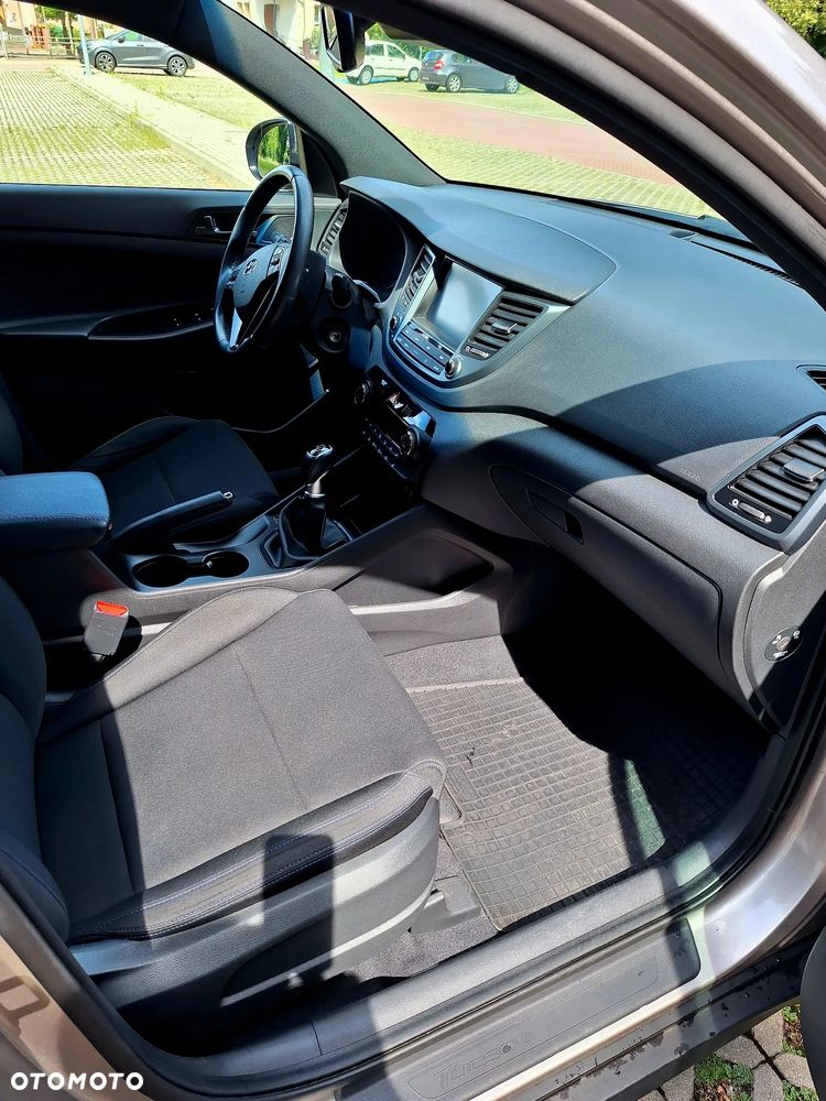 Hyundai Tucson 1.6 GDI BlueDrive GO 2WD - 10