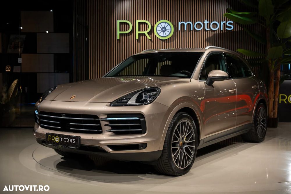 Porsche Cayenne - 1