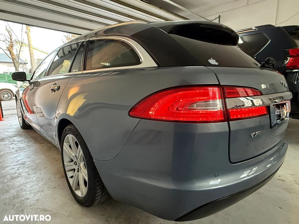 Jaguar XF 2.2D Premium Luxury - 4