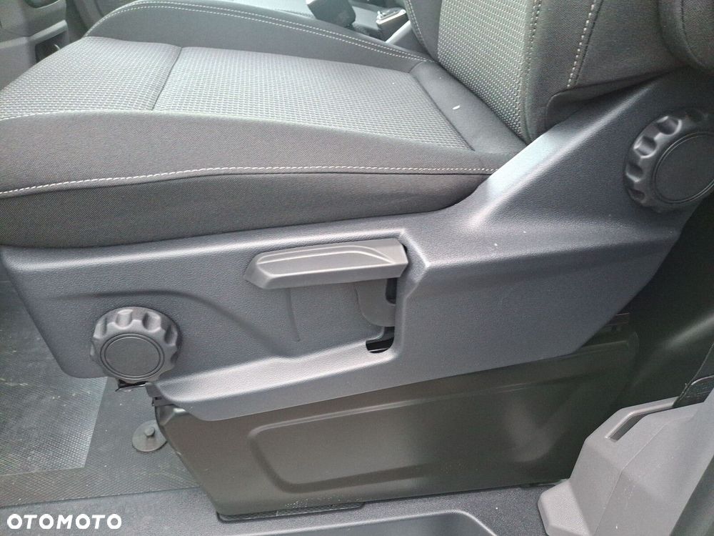 Volkswagen Transporter Furgon 2.0 TDI 150 KM manual - 16