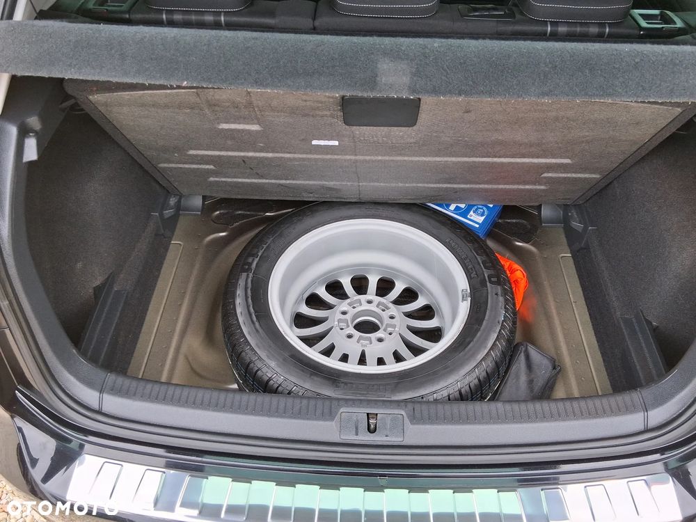 Volkswagen Golf - 22