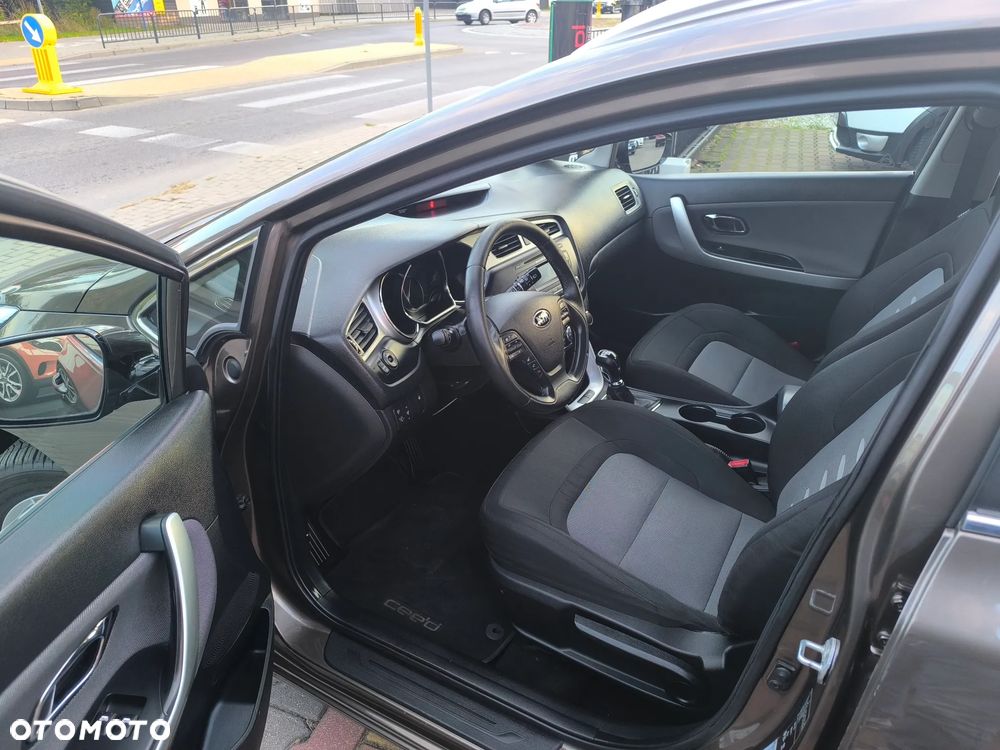 Kia Ceed 1.6 CRDi 128 Dream Team Edition - 7