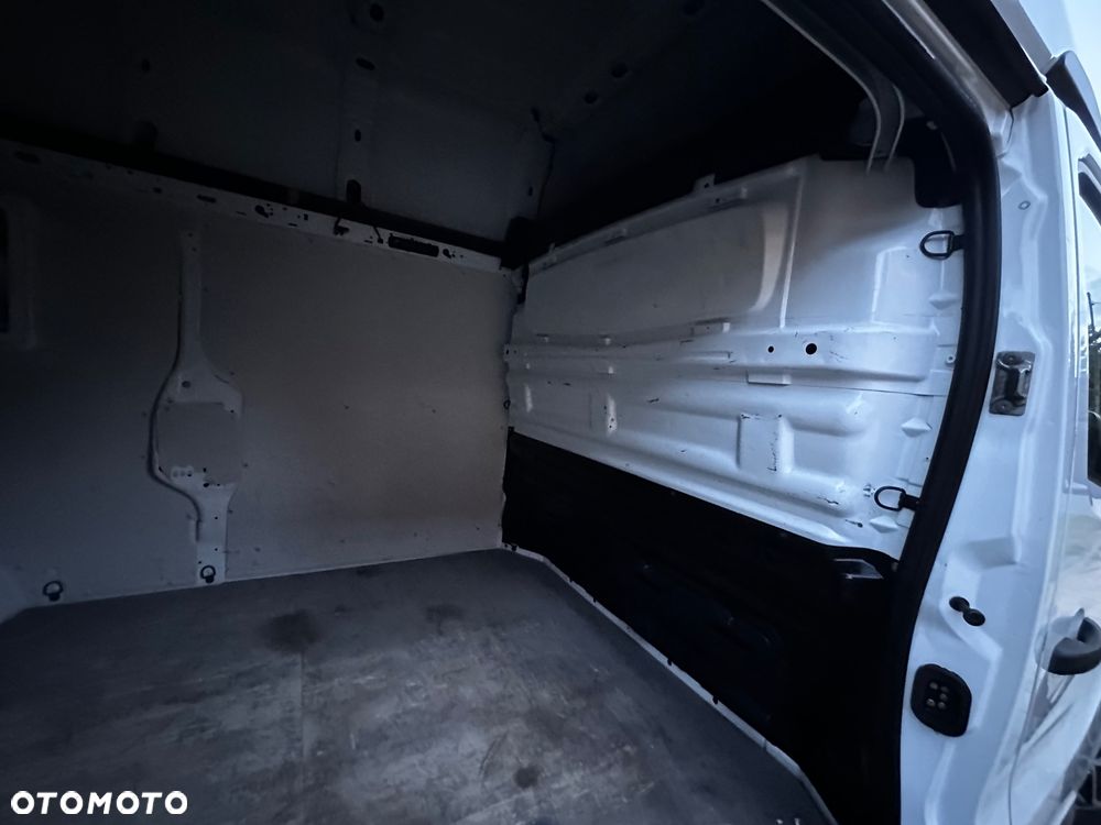 Renault Trafic - 32