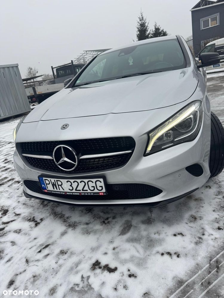 Mercedes-Benz CLA 180 UrbanStyle Edition - 1