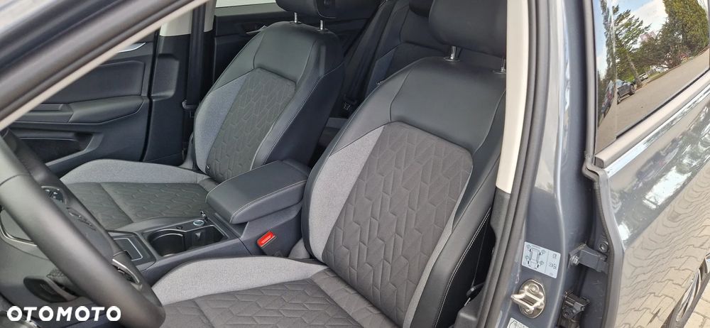 Volkswagen Golf 1.5 eTSI OPF DSG Goal - 8