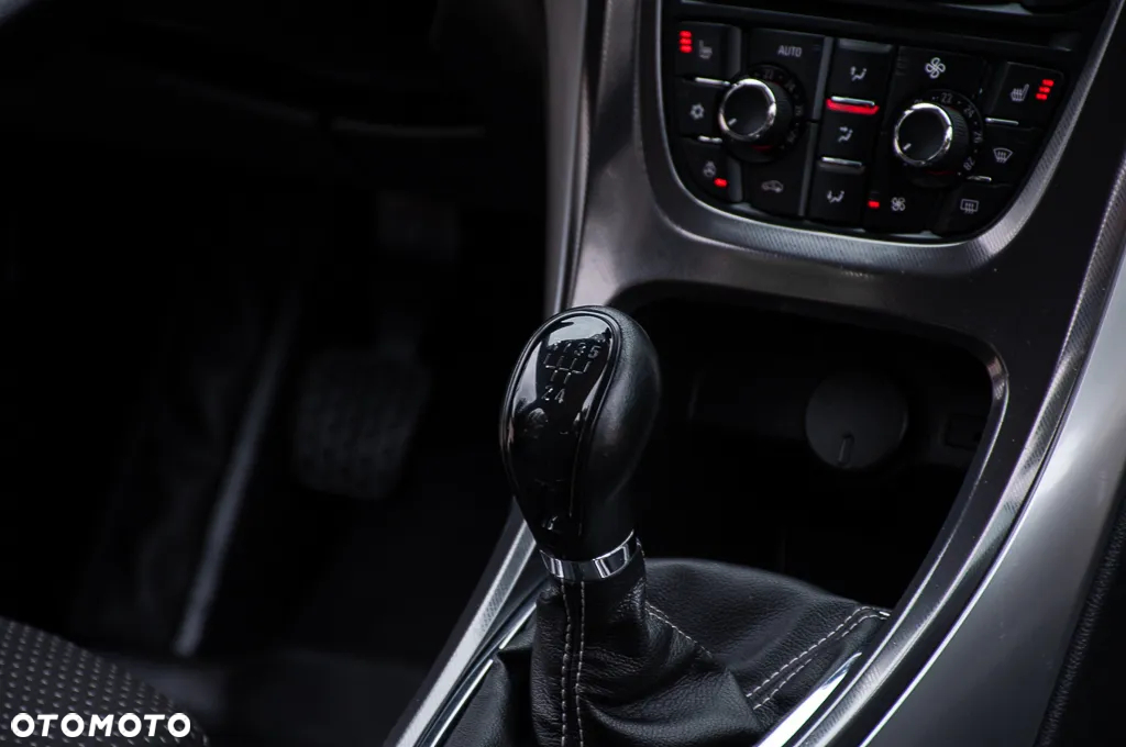 Opel Astra 1.6 Cosmo - 26