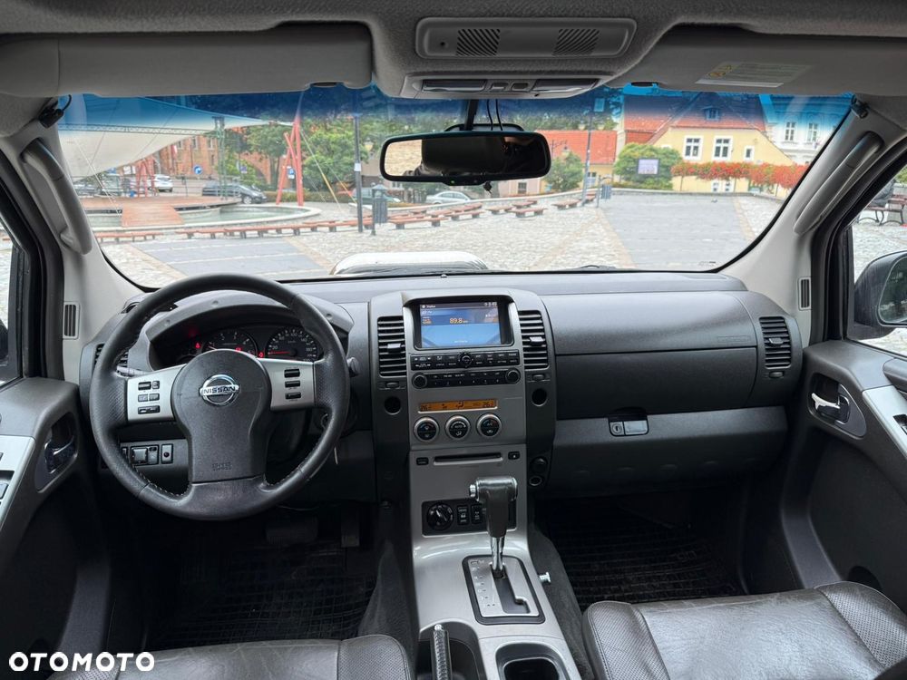 Nissan Navara 2.5 D LE Limited - 11