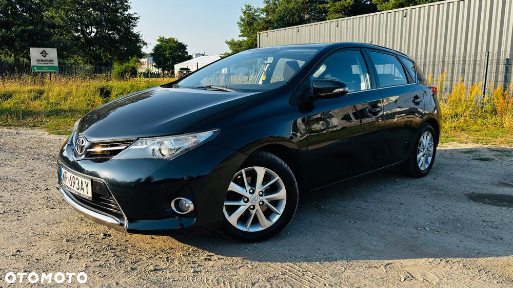 Toyota Auris 1.6 Valvematic Multidrive S Executive - 1