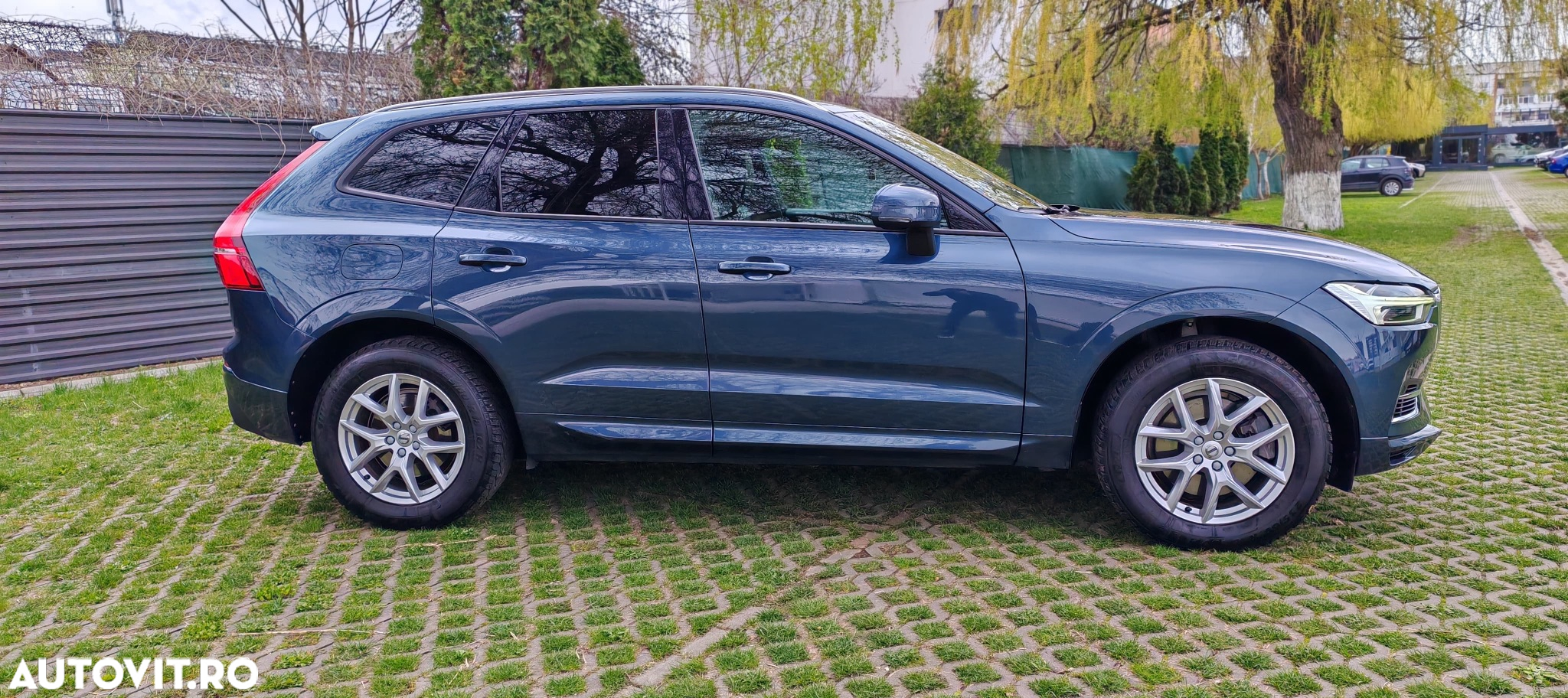 Volvo XC 60 T8 Twin Engine AWD Momentum - 5