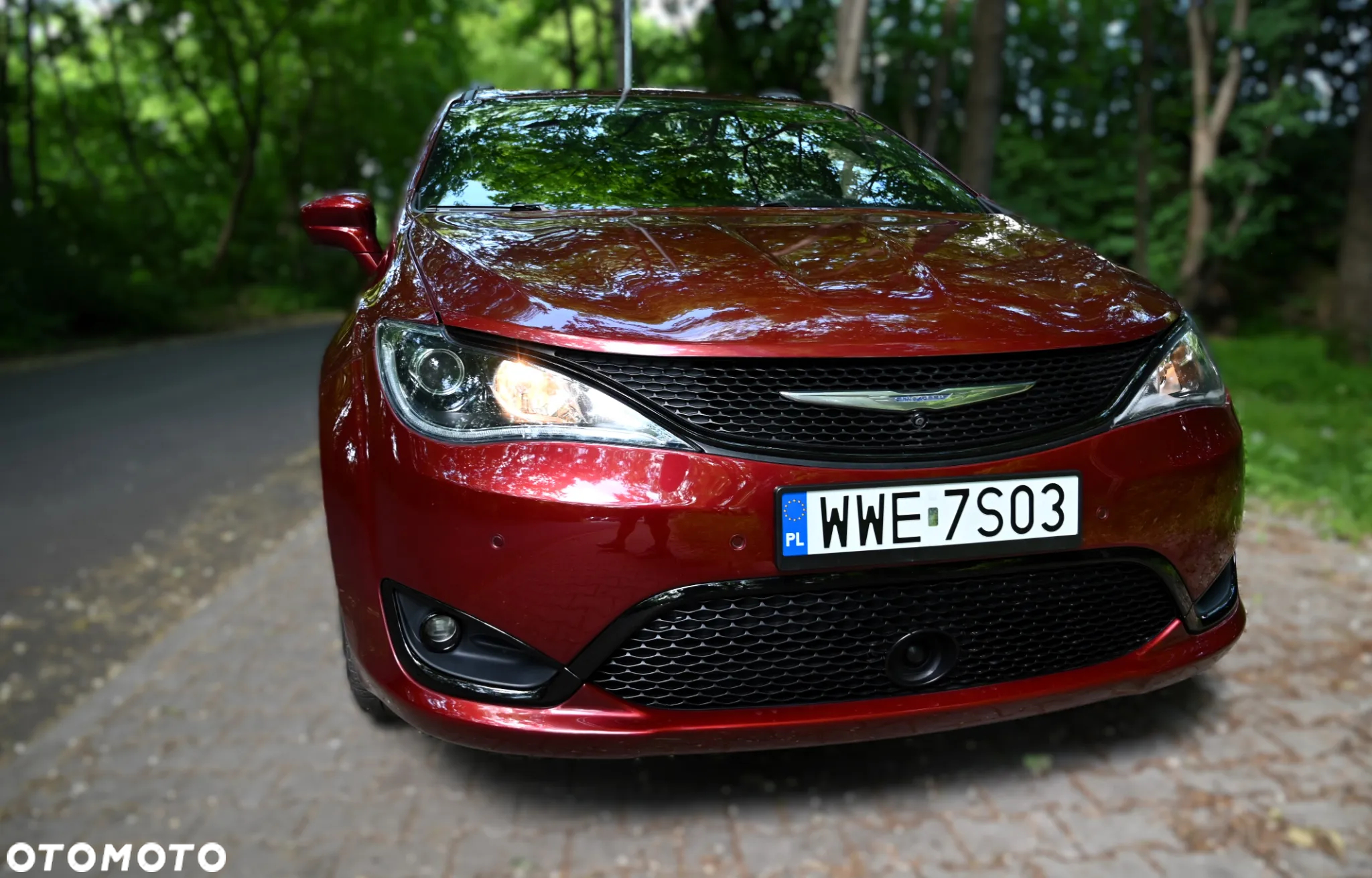 Chrysler Pacifica - 2