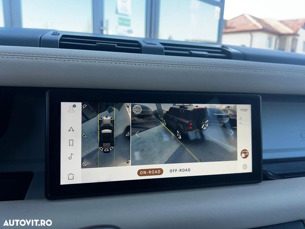 Land Rover Defender - 25