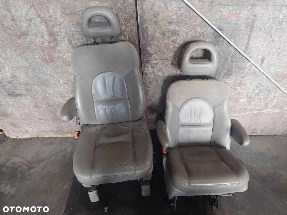 KOMPLET FOTELI LEWY PRAWY PRZÓD KANAPA TYŁ BOCZKI CHRYSLER GRAND VOYAGER IV - 13