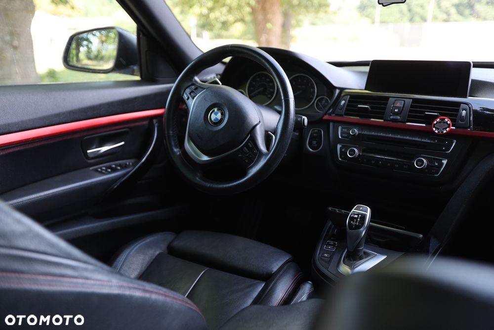 BMW Seria 3 328i xDrive Sport Line - 12