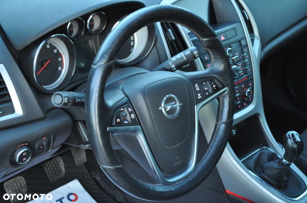 Opel Astra 1.4 Turbo Design Edition - 18