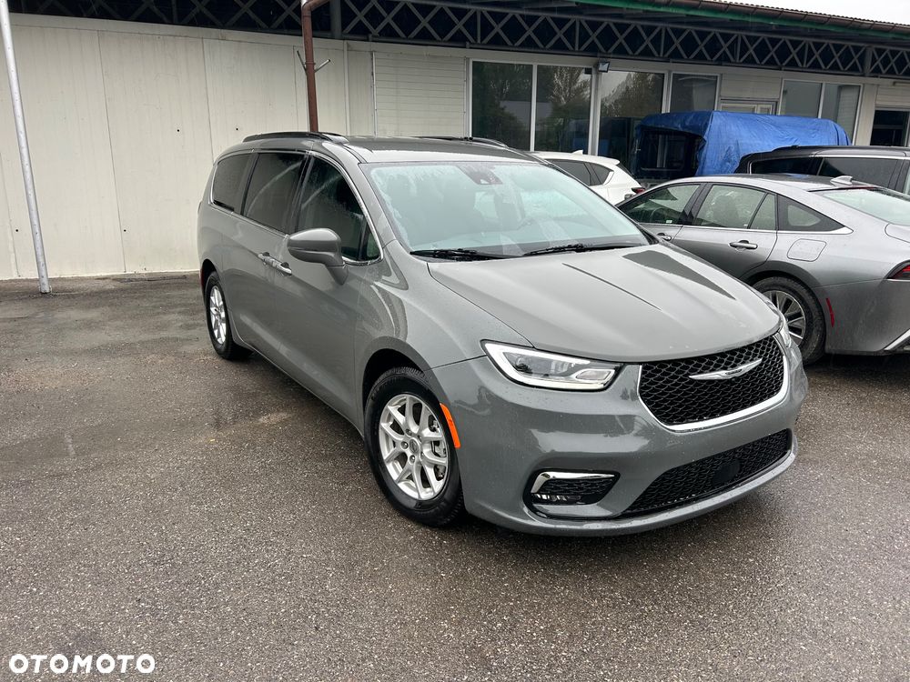 Chrysler Pacifica - 1