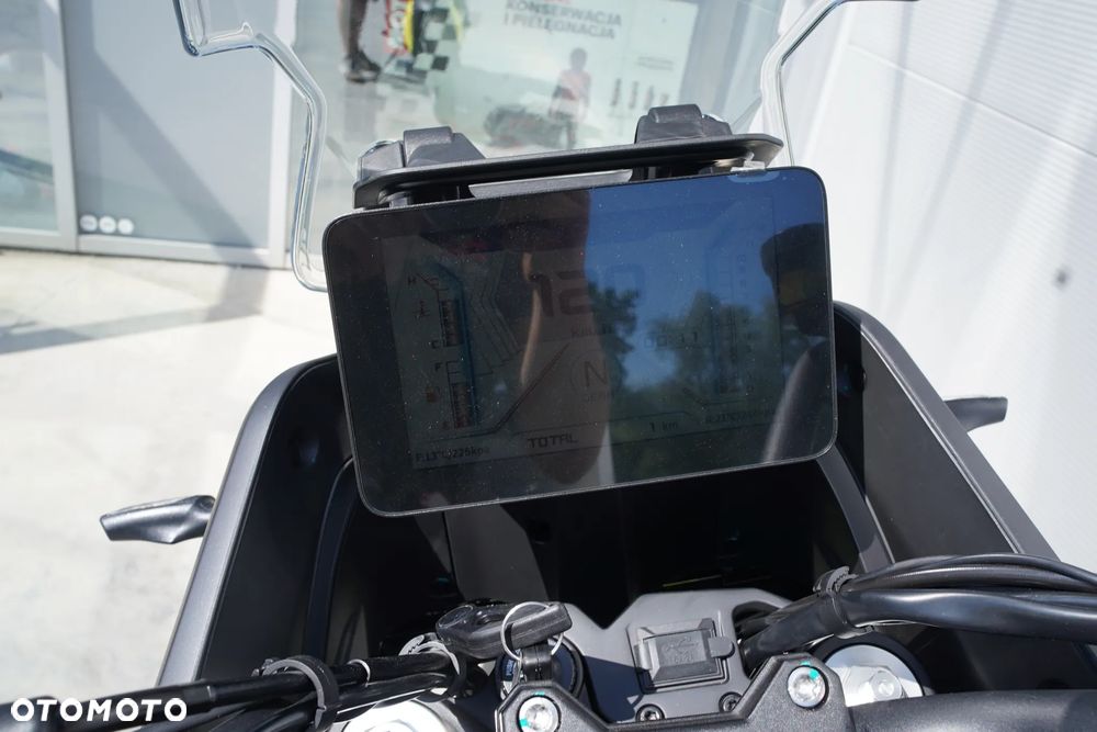 QJMOTOR SVT 650 - 9