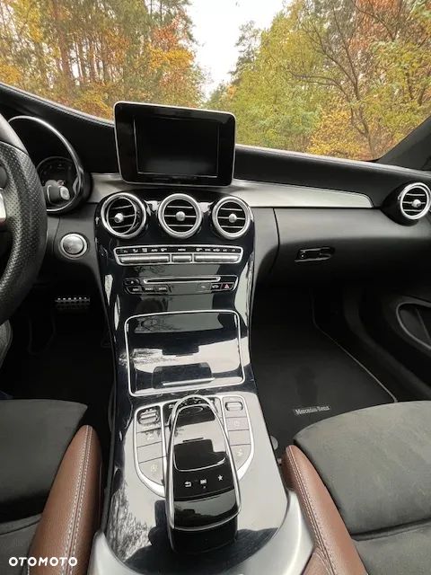 Mercedes-Benz Klasa C 300 9G-TRONIC - 15