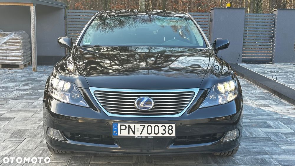 Lexus LS - 3
