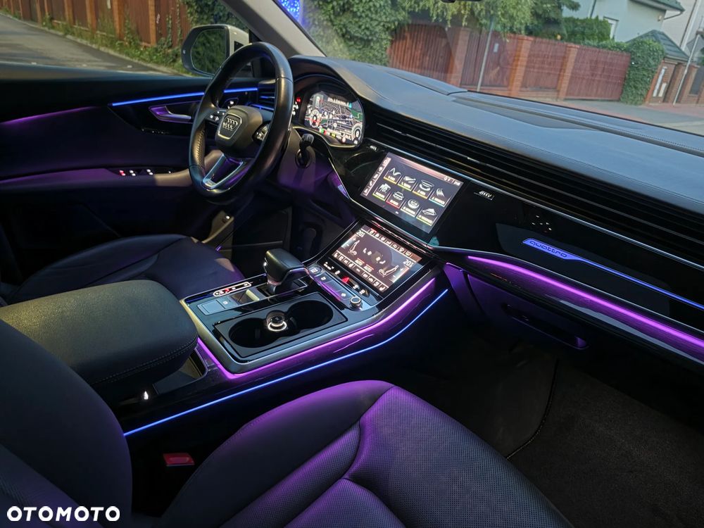 Audi Q8 55 TFSI mHEV Quattro Tiptronic - 3