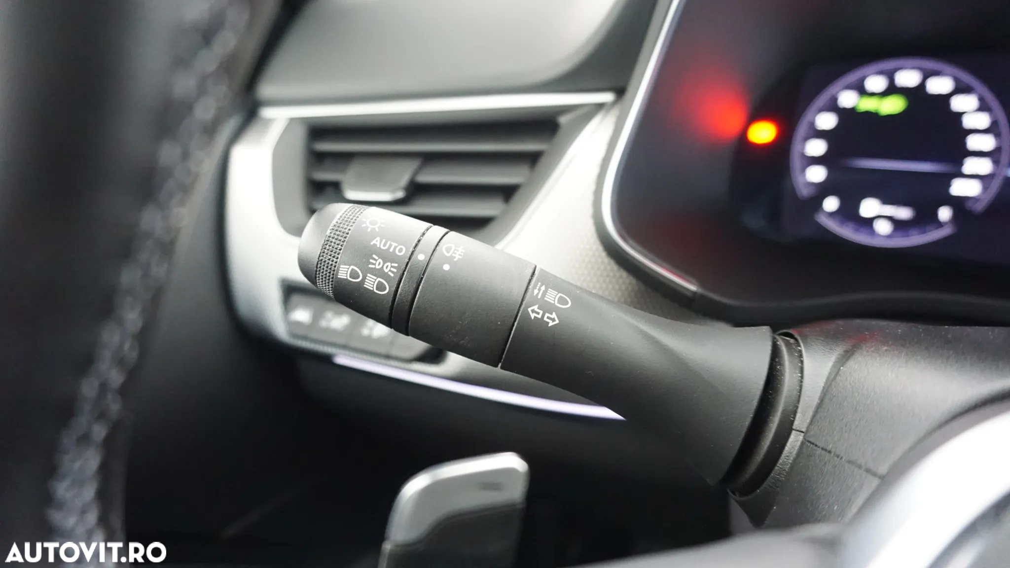 Renault Arkana MHEV 160 EDC Techno - 19