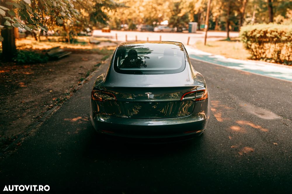 Tesla Model 3 RWD - 33