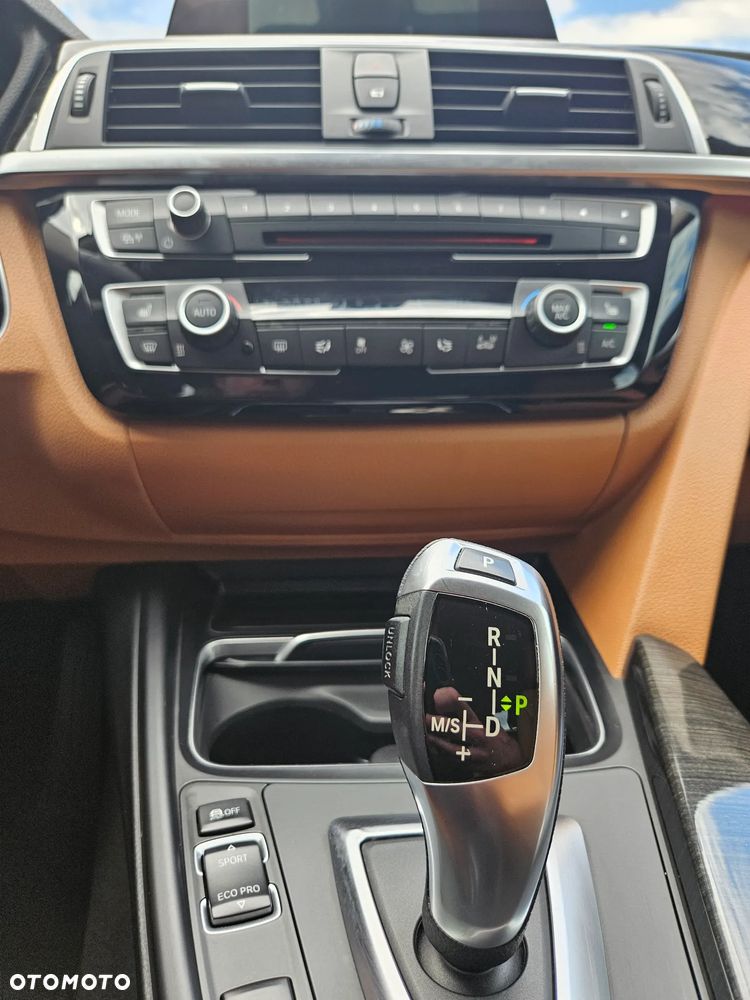 BMW 3GT 320i Luxury Line - 10