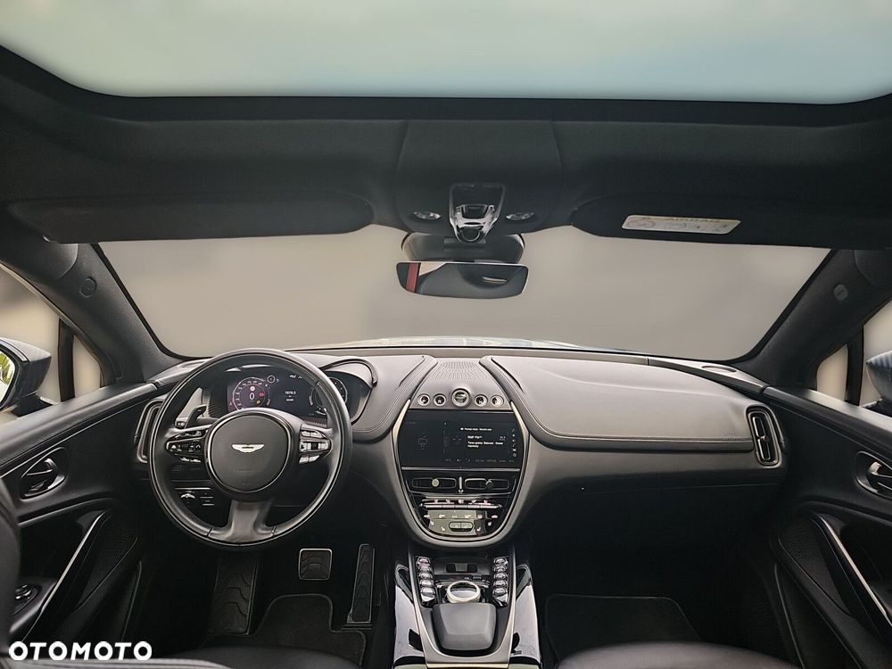Aston Martin DBX - 22