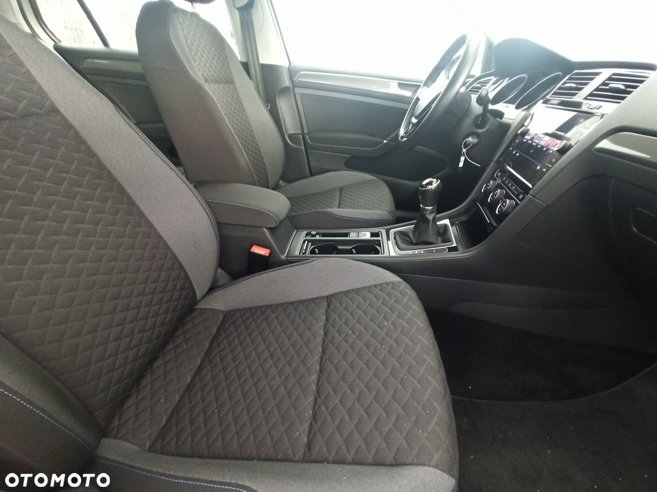 Volkswagen Golf 1.0 TSI OPF Comfortline - 10
