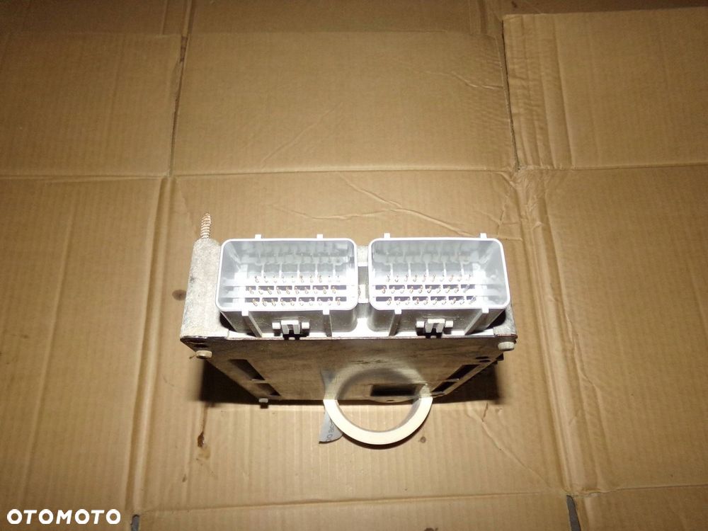 KOMPUTER P04727235AD VOYAGER III 2.4 V6 - 3