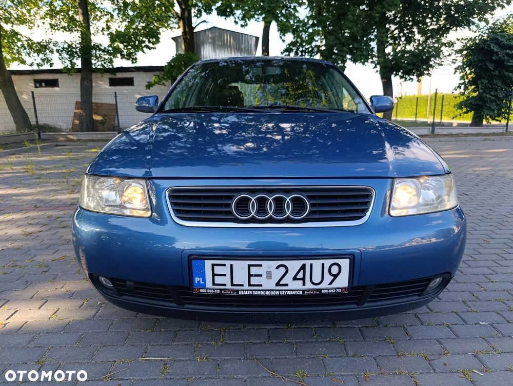 Audi A3 Sportback - 1