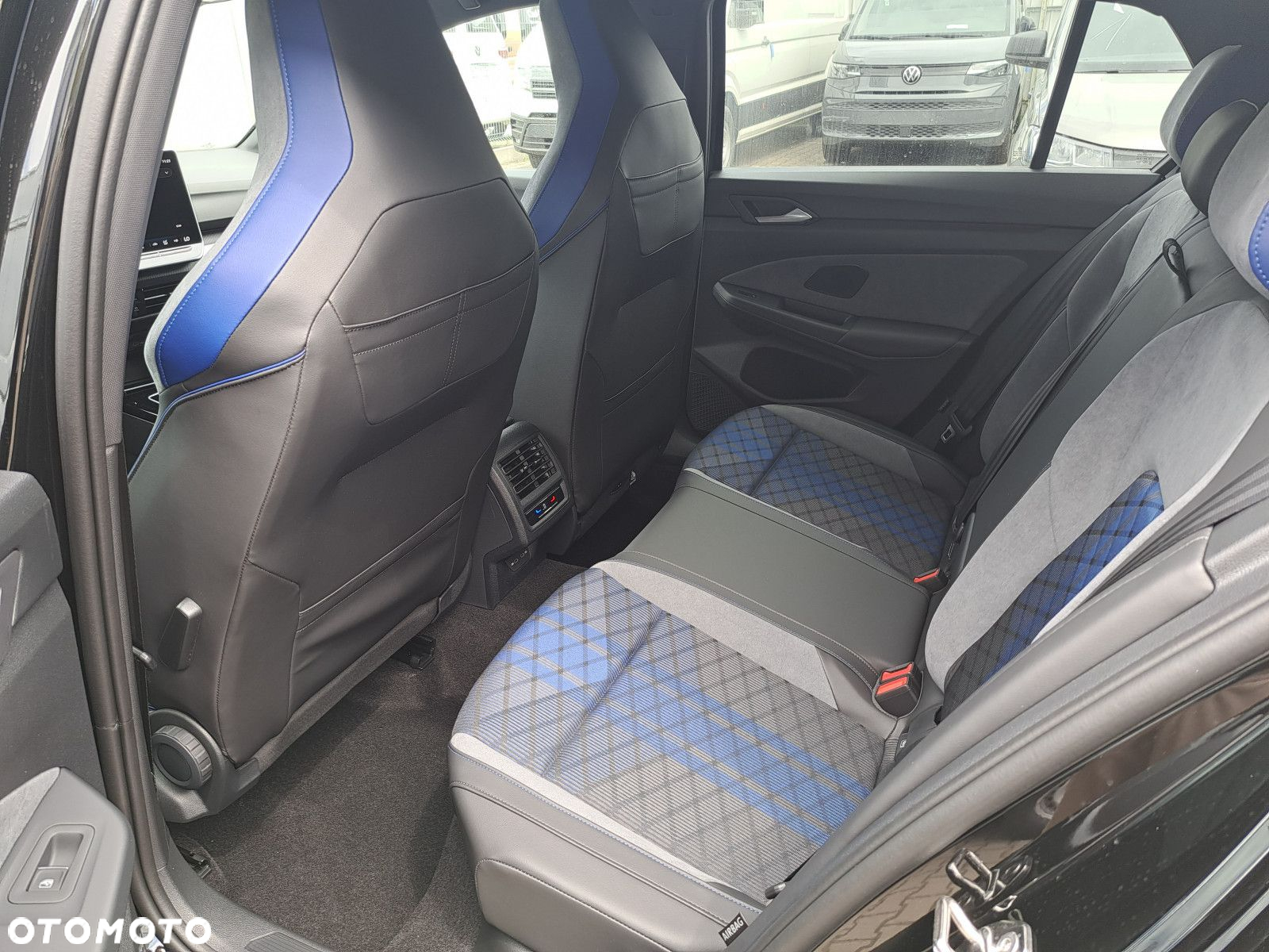 Volkswagen Golf - 12